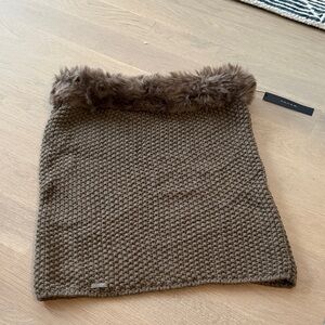 NEW!   Tahari Brown Knit infinity Scarf with Faux Fur Trim